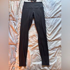 Lululemon align high rise pant 28 in size 6 black
